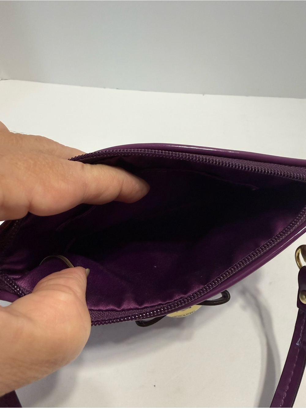 Coach Purple Patent Signature Wristlet with Gold Heart Charm, Lots Of Room! Cute - Picture 9 of 11